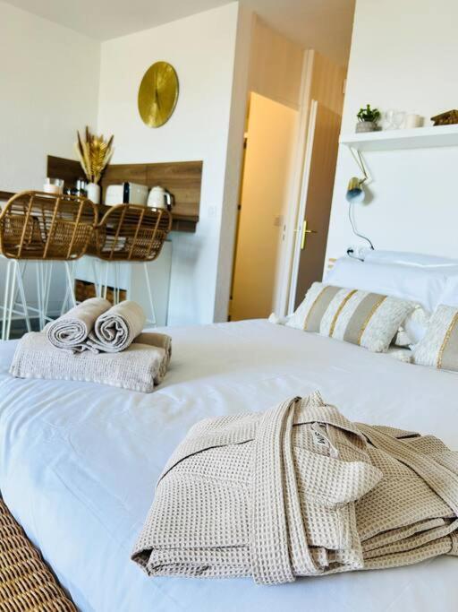 לה גרנד מוט Studio Chic & Cosy Vue Mer, Clim, Parking מראה חיצוני תמונה